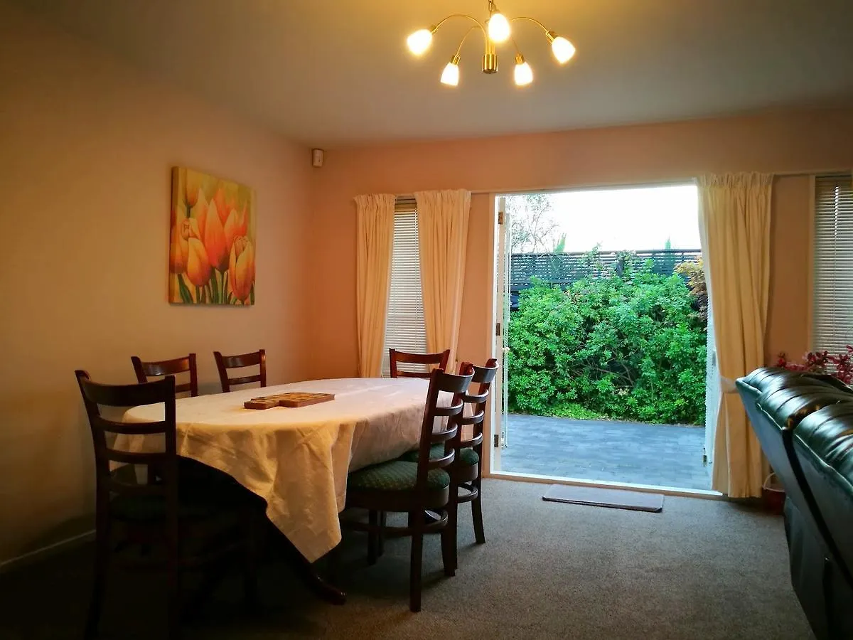 לינה וארוחת בוקר כרייסטצ'רץ' 3 Rooms At Jellie Park